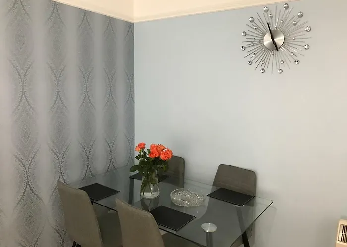 Modern 2 Bedroom Apartement